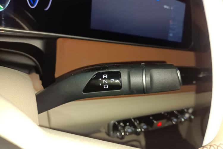 Used ORA Good Cat 2023 401 km Standard Range Luxury Version Lithium Iron Phosphate
