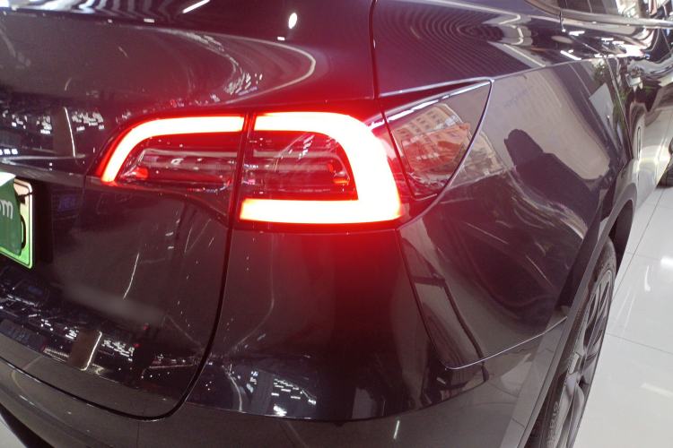 Used Tesla Model Y 2024 Long-Range All-Wheel-Drive Version