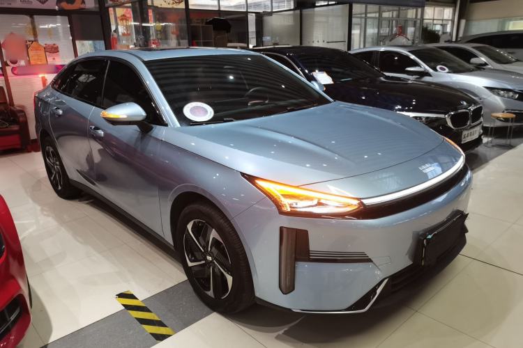 Used  L6 2025 EM-i 140km Starship Edition
