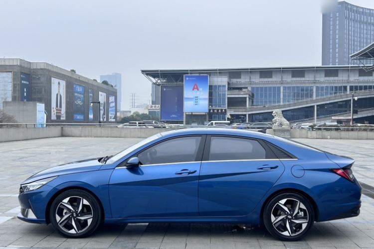 Used Hyundai Elantra 2021 1.5L CVT LUX Prestige Edition