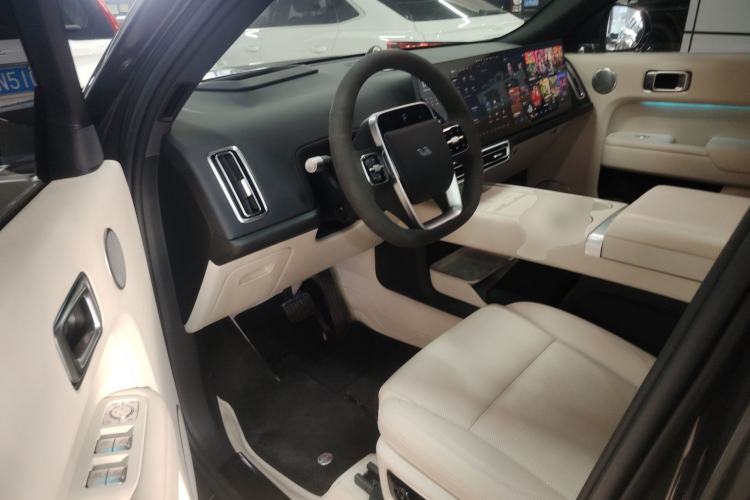 Used Li Auto L8 2023 Pro Model
