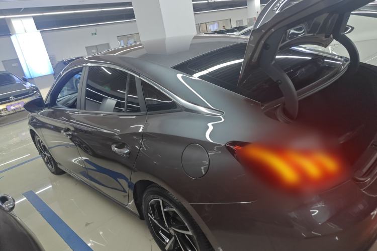 Used MG 5 2021 Revised 300TGI DCT Elegant Luxury Flagship Edition
