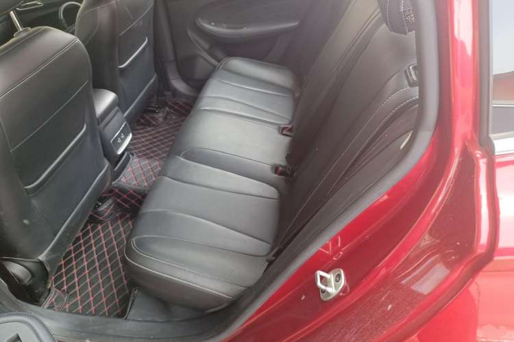 Used Roewe i5 2020 1.5L Automatic 4G Connect Luxury Flagship Edition
