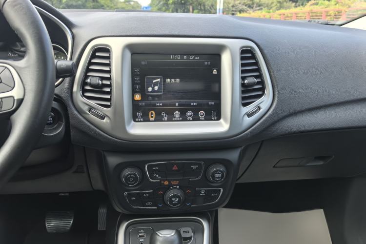 Used  Compass 2017 200T Automatic Family Edition
