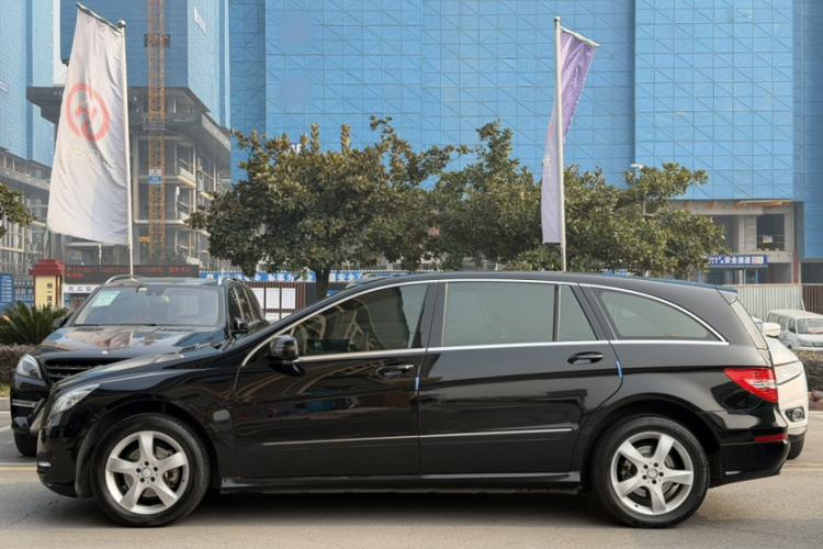 Used Mercedes-Benz R-Class 2014 R 320 4MATIC Luxury Model
