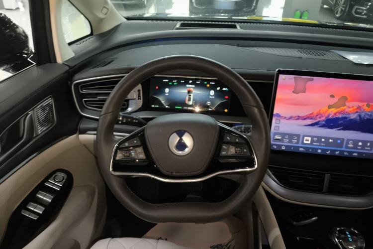 Used Denza D9 2024 DM-i 980 Four-Wheel Drive Flagship Model
