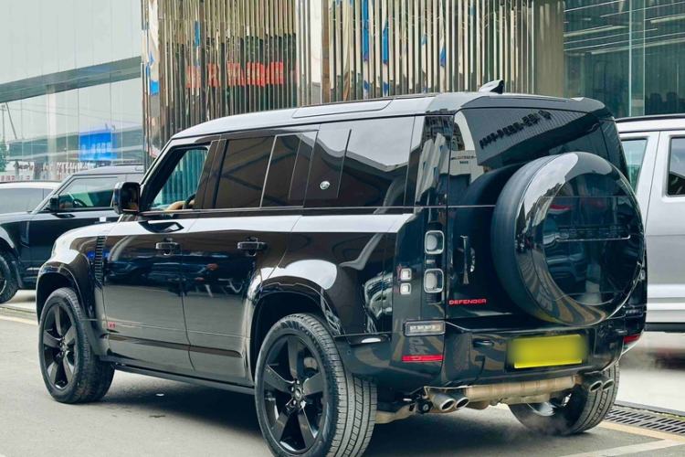 Used Land Rover Defender 2024 110 5.0T V8
