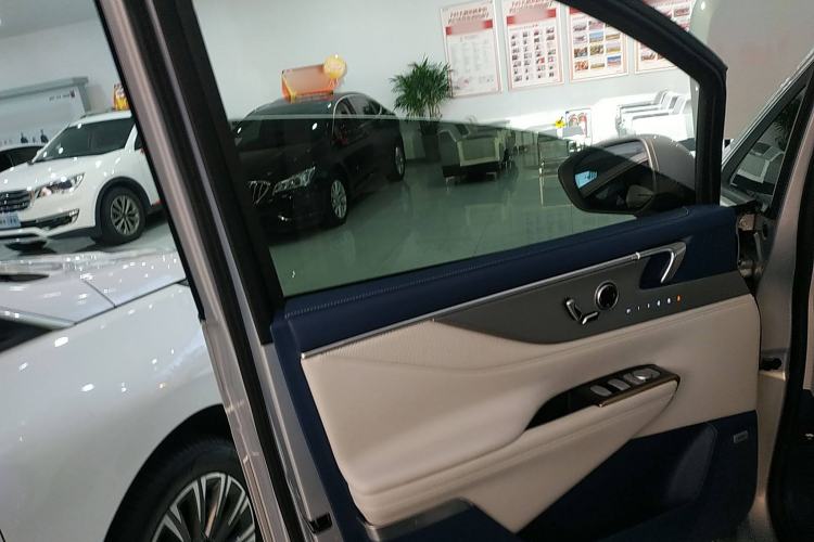 Used Buick GL8 New Energy 2024 Lu Zun Luxury Edition 7-Seater
