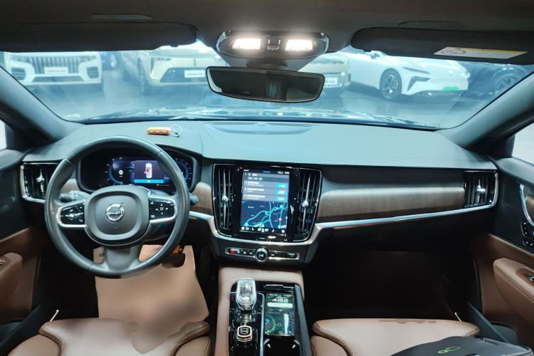 Used Volvo S90 2022 B5 Zhiyuan Luxury Edition
