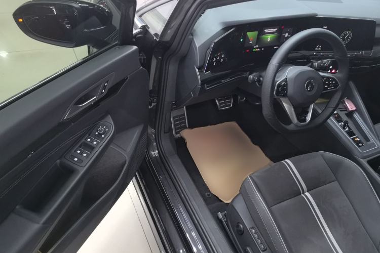 Used Volkswagen Golf 2023 Facelift 280TSI DSG R-Line Lite
