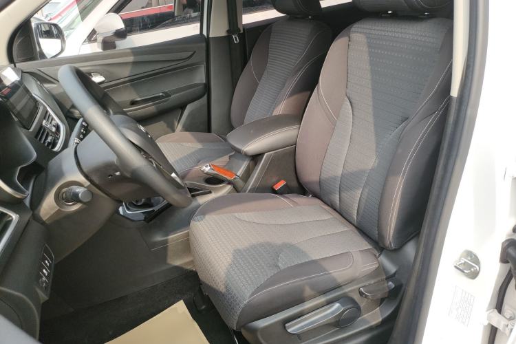 Used Baojun 730 2019 1.5T Manual Fashion Model 7-seater China VI
