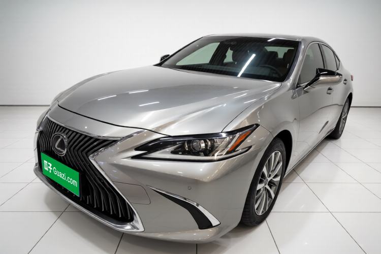 Used Lexus ES 2020 300h Premier Edition