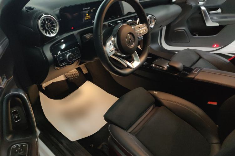 Used Mercedes-Benz A-Class 2022 Revised Version A 200 L Sport Sedan Fashionable Style
