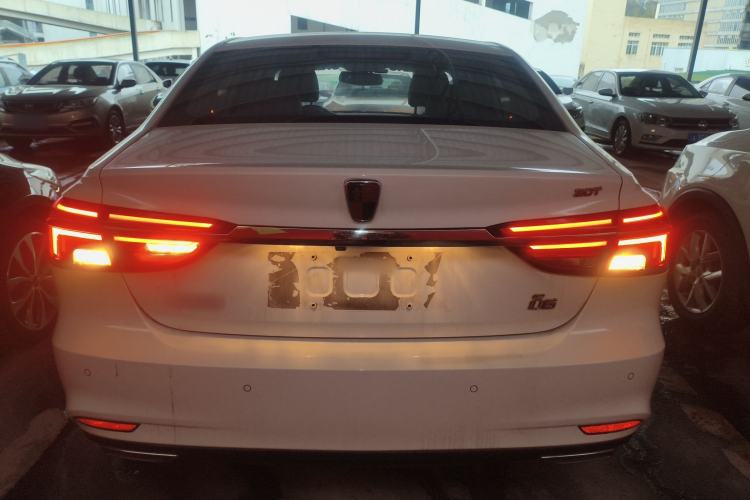 Used Roewe i6 2020 PLUS 20T TST 4G Connected Glory Flagship Edition
