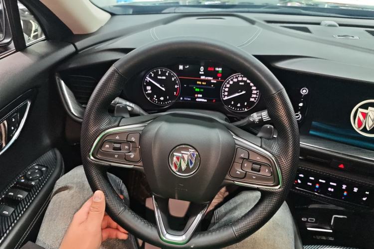 Used Buick Envision 2022 Encore Plus 652T Five-Seat All-Wheel-Drive Luxury Model
