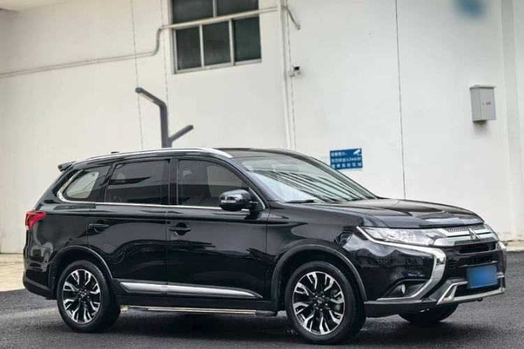Used Mitsubishi Outlander 2019 2.0L Two-Wheel Drive Comfort Edition 5 Seats China VI Standard
