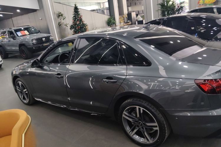 Used Audi A4L 2022 40 TFSI Luxury Dynamic Model
