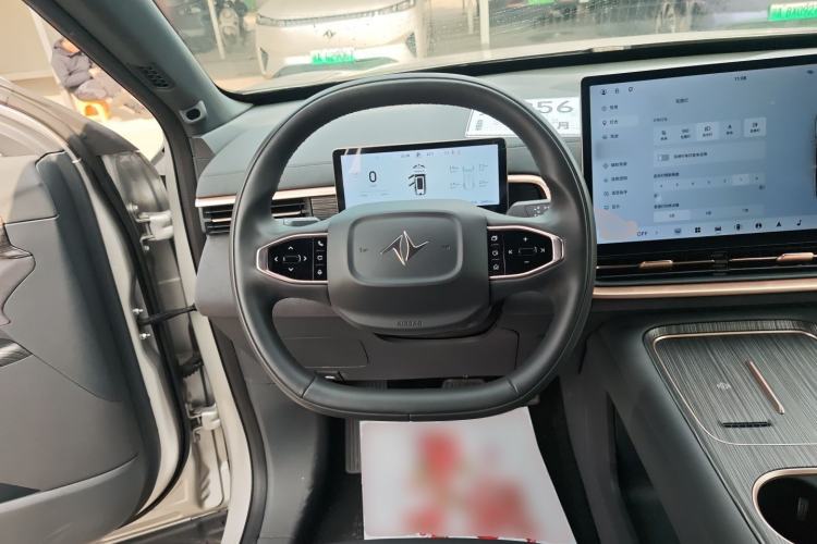 Used  eπ008 2024 210Max Range-Extended Version 6 Seats