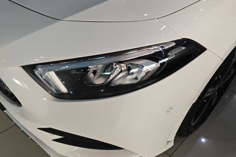 Used Mercedes-Benz A-Class 2022 Revised Version A 200 L Sport Sedan Fashionable Style
