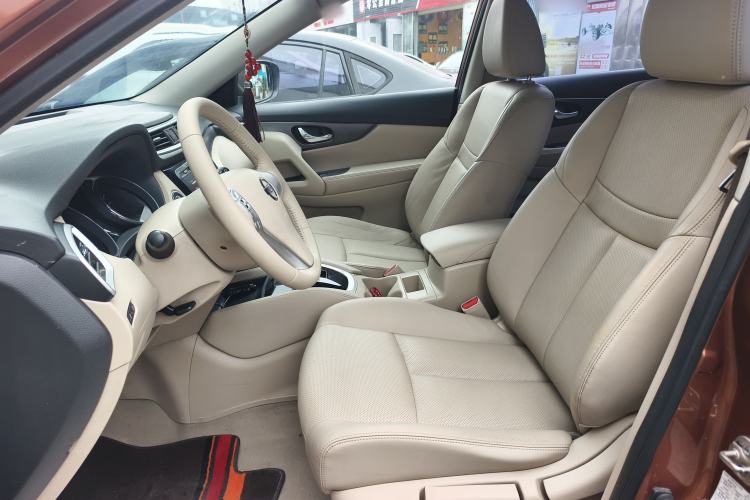 Used Nissan X-Trail 2015 2.0L CVT Comfort MAX Edition 2WD
