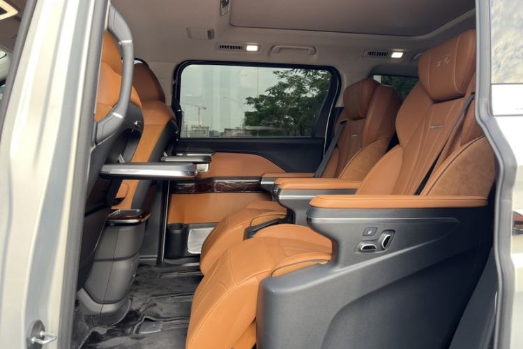 Used Hongqi HQ9 2023 2.0T Smart Connect Flagship Edition
