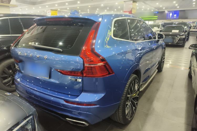 Used Volvo XC60 2019 T5 4x4 Smart & Dynamic Sport Edition China VI Standard