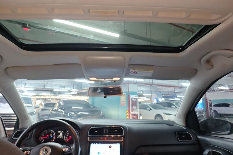 Used Volkswagen Polo 2016 1.6L Automatic Comfort Model
