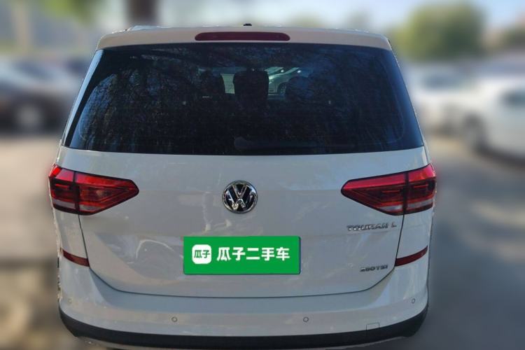 Used Volkswagen Touran 2018 Volkswagen Touran L 280TSI DSG Boundary Edition 7 Seats China VI Standard
