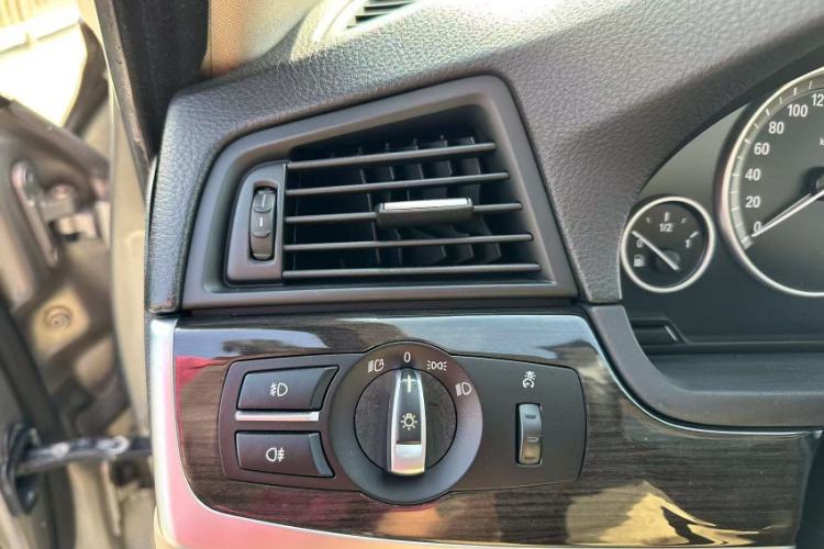 Used BMW 5 Series 2014 525Li Luxury Design Package
