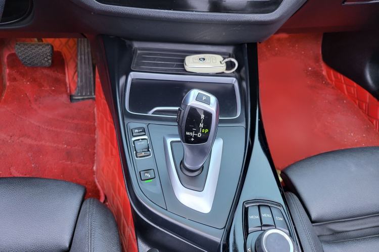 Used BMW 2 Series 2018 220i Convertible Coupe Sports Design Package
