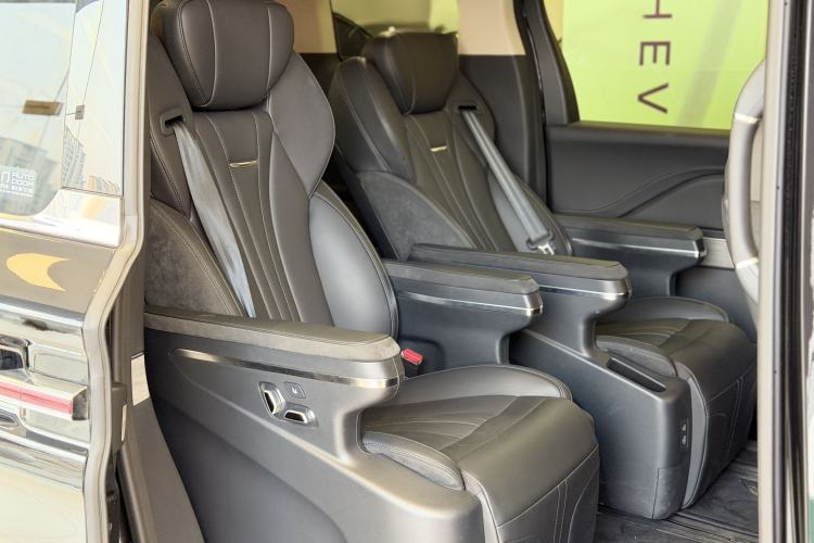 Used Hongqi HQ9 PHEV 2024 2.0T Four-Wheel Drive Business Edition