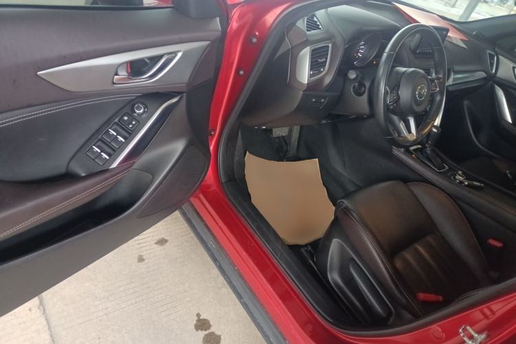 Used Mazda CX-4 2018 2.0L Automatic Two-Wheel Drive Blue Sky Premium Upgrade Version China V Standard
