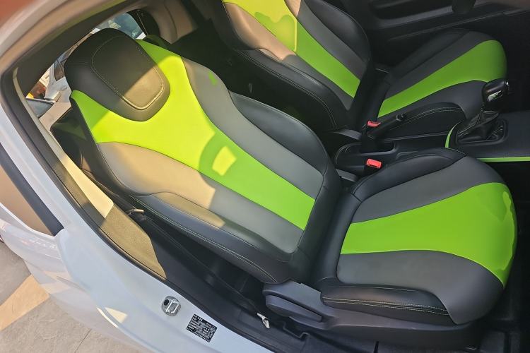 Used Roewe Clever 2021 302 km New Four-Seater Super-Efficient Version
