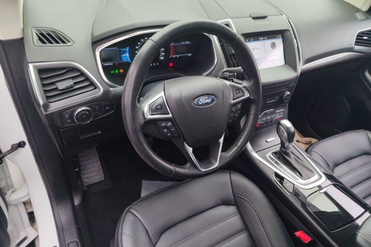 Used Ford Edge 2018 EcoBoost 245 Two-Wheel-Drive Titanium 7-Seater China VI Standard
