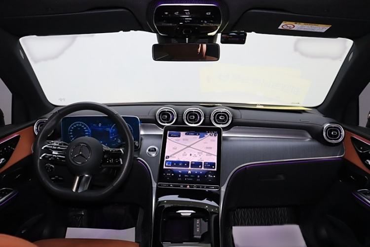 Used Mercedes-Benz GLC 2024 Facelifted GLC 260 L 4MATIC Luxury Version 5 Seats
