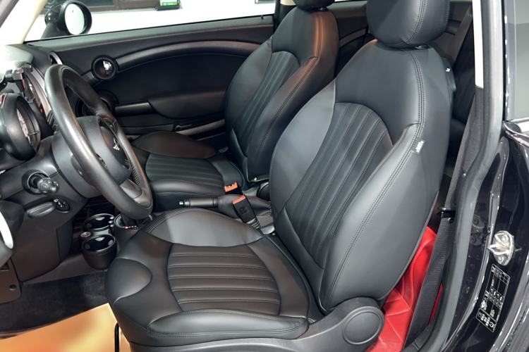 Used  Clubman 2011 1.6L COOPER Fun
