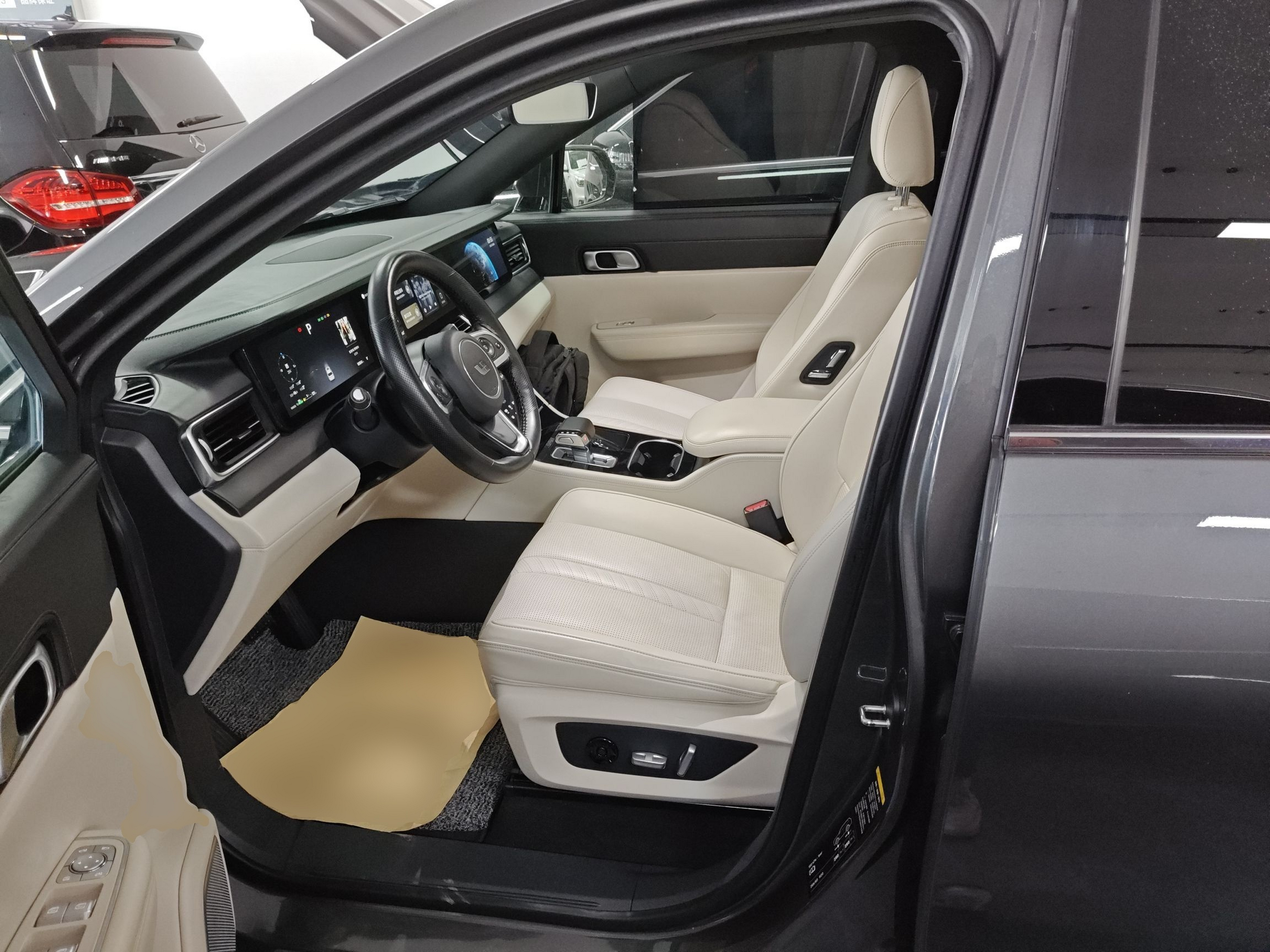 المقاعد الأمامية داخل السيارة