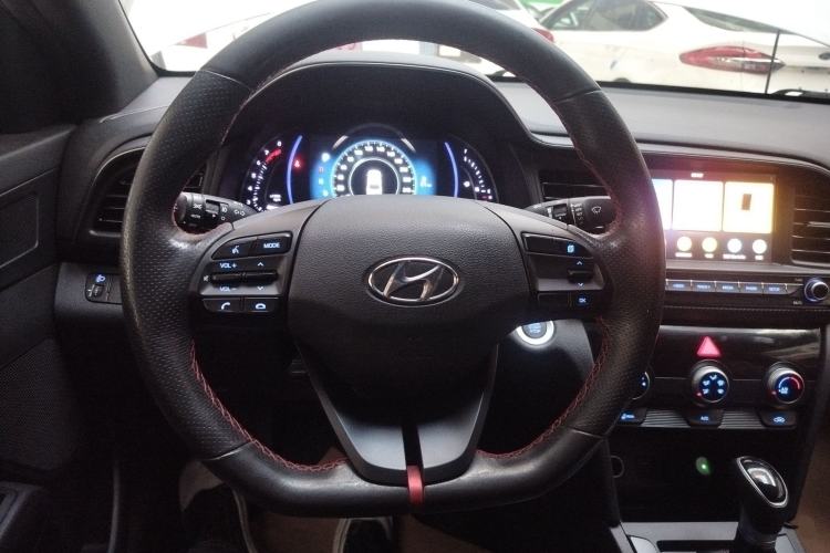 Used Hyundai Elantra 2019 1.4T Dual-Clutch Xuan Dong · Dynamic Model
