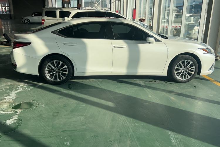 Used Lexus ES 2021 200 Excellence Edition
