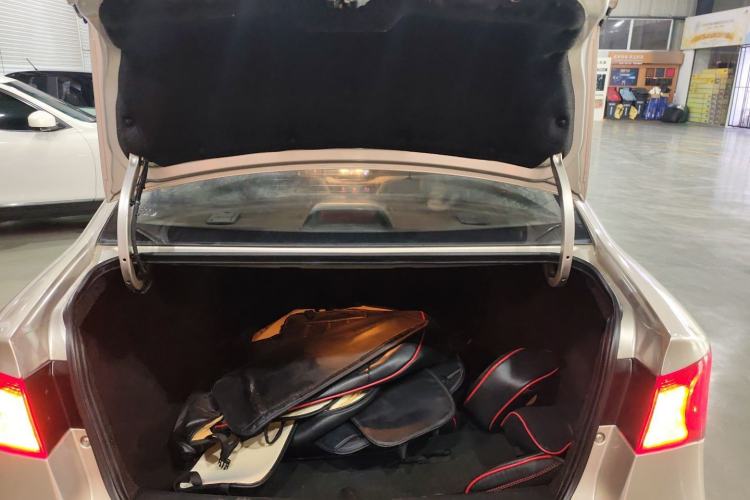 Used Roewe 350 2015 1.5L Automatic Luxury Sunroof Edition
