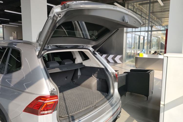 Used Volkswagen Tiguan L 2023 330TSI Automatic Two-Wheel Drive R-Line Enjoyment Edition