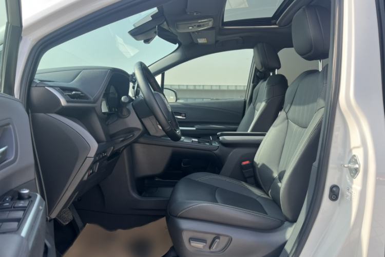 Used Toyota Sienna 2024 2.5L Hybrid Prestige Deluxe Edition