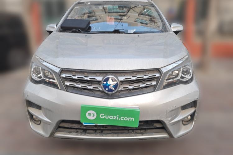 Used Venucia M50V 2017 1.5L XV Manual Elite Edition
