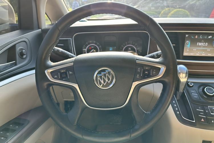 Used Buick GL8 2018 28T Luxury Model China VI Standard
