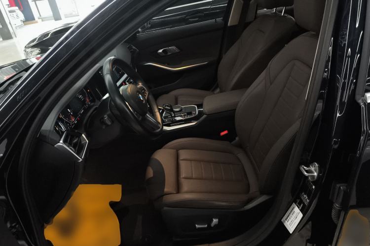 Used BMW 3 Series 2021 Second Facelift 320Li M Sport Package
