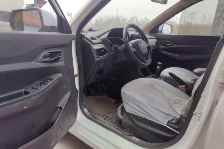 Used Wuling Hongguang 2019 1.5L S Standard Version China VI LAR
