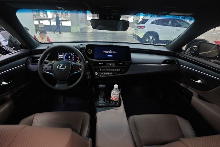 Used Lexus ES 2022 200 Excellence Edition
