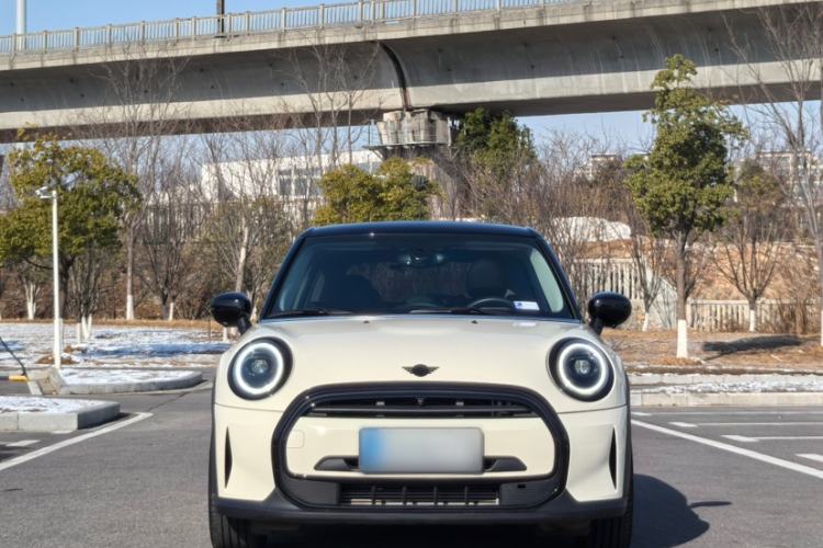 Used  MINI 2022 Updated 1.5T COOPER Artist Five-Door Edition
