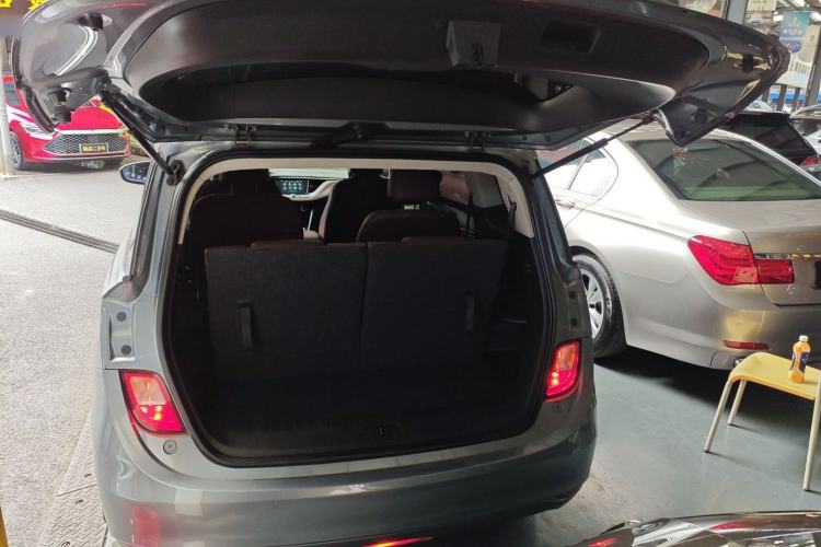 Used Buick GL6 2018 18T 6-Seater Luxury Model
