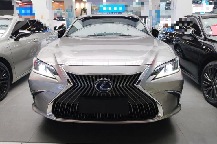 Used Lexus ES 2018 300h Premier Edition China V Standard
